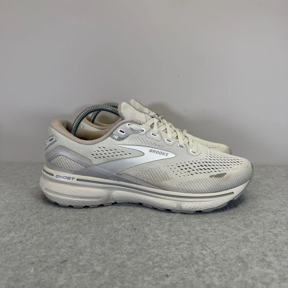 Brooks Ghost 15 Womens Shoes Size 7.5 Grey & White Running Sneakers 1203801B112